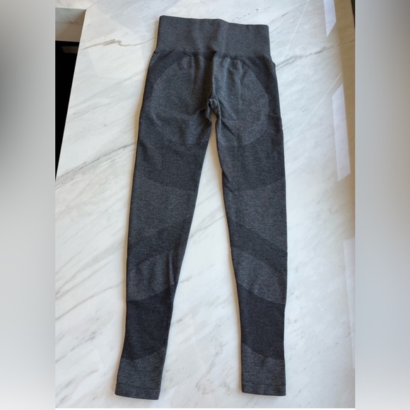 Bundle of the Nike, New Balance, H&M - Picture 5 of 9